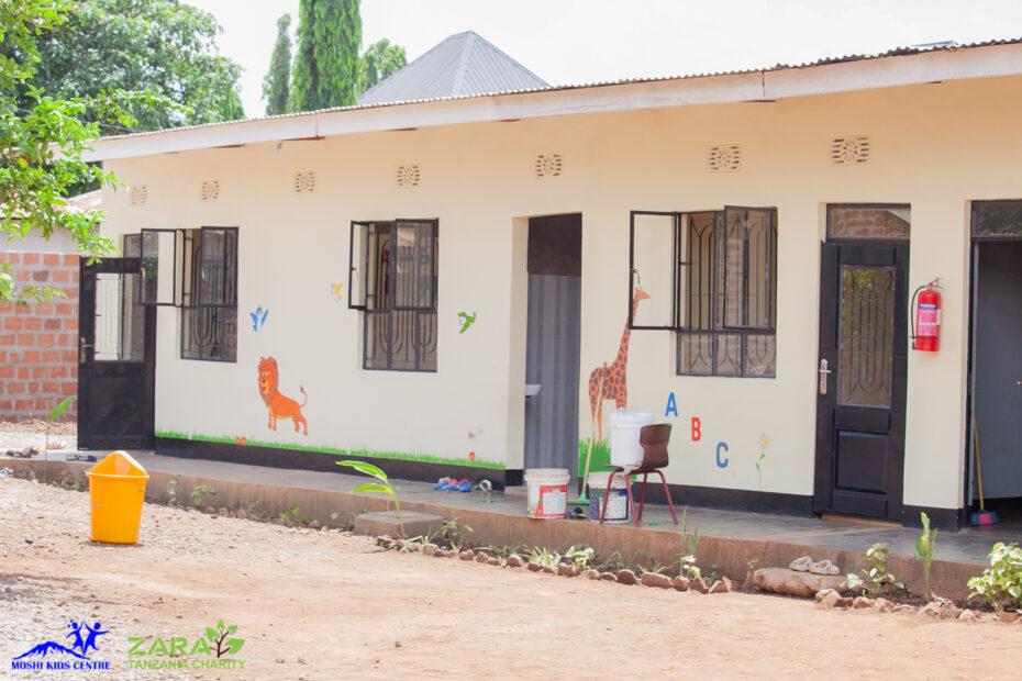 Teaching English in Tanzania | Volunteer with Zara Charity